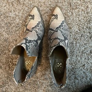 Size 7.5 Vince Camuto Booties